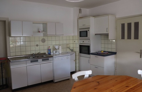 Weidelbach House | Holiday Home 'Haus Dorfidyll' with Mountain View, Private Terrace and Wi-Fi