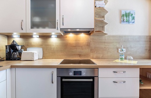 Triberg im Schwarzwald Apartment | Holiday Apartment Triberg-Blick with Mountain View, Terrace and Wi-Fi
