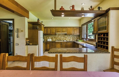Vallfogona House | Holiday Home Can Blau with Mountain View, Pool, Garden & Wi-Fi