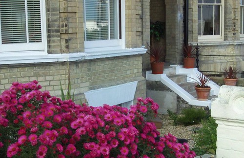Lowestoft Apartment | Holiday Flat for rental with stunning sea views.