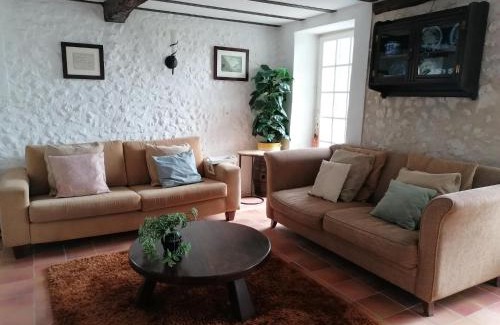 Lusignac House | Holiday Home in Lusignac with Private Pool