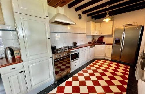 Lusignac House | Holiday Home in Lusignac with Private Pool