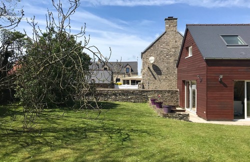 Les Moitiers-d'Allonne House | Holiday house for 8 persons, close to the beach.