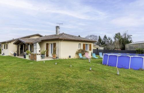 Saint-Martin-de-Seignanx House | Holiday Home Océane by Interhome