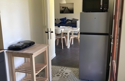 Saint-Remy-Sur-Durolle House | Holiday Home 'Joli Gîte Fushia' with Shared Terrace, Shared Garden and Wi-Fi