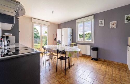 Saint-Etienne-du-Bois House | Holiday Home 'Gîte La Clé Des Champs' with Private Terrace and Private Garden