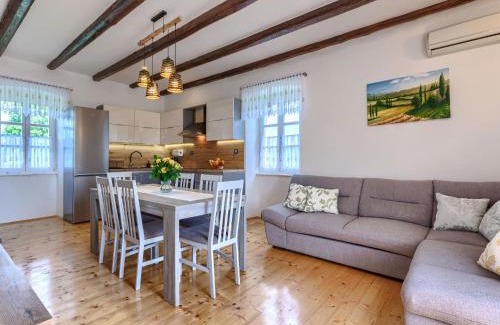 Sveti Lovrec House | Holiday Home Graziela by Interhome
