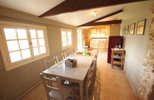 Sainte-Foy-de-Longas House | Holiday Home 'Le Minotier' with Private Garden and Wi-Fi