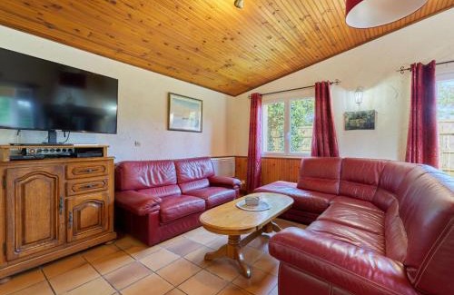 Le Mesnil House | Holiday Home Entre mer et campagne 3 by Interhome