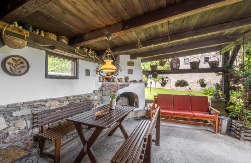 Bela nad Radbuzou House | Holiday Home Újezd Svatého Kříže by Interhome