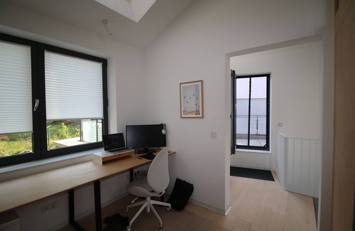 Buedingen House | Holiday Home '120 m² Architect's House' with Private Terrace, Wi-Fi and Air Conditioning