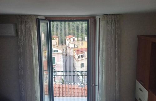 Cetara House | Holiday Home 'A' Russella' with Sea View, Wi-Fi and Air Conditioning