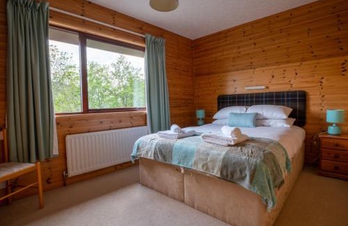 East Lewiston House | Holiday Home Achmony Byre by Interhome