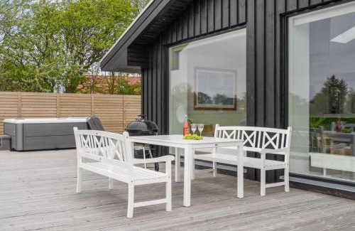 Ballum House | Holiday Home Ajla by Interhome