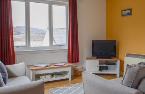 Staffin House | Holiday Home Alan's House by Interhome