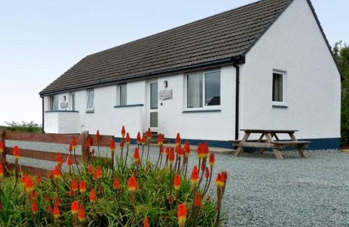 Staffin House | Holiday Home Alan's House by Interhome