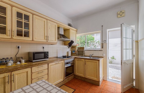 Coruche House | Holiday Home 'Alojamento Local Coruche Erra' with Lake View, Wi-Fi and Air Conditioning