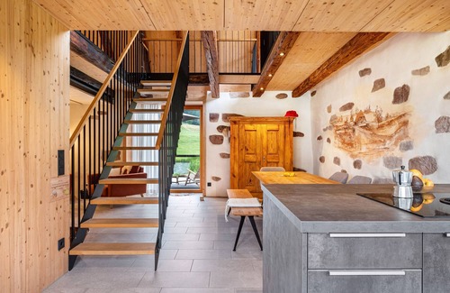 Oberreichenbach House | Holiday Home 'Am See Backhäusle' with Lake View, Large Terrace and Wi-Fi