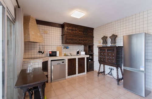 Playa de Arinaga Apartment | Holiday Home 'Apartamento Fani N1' with Private Terrace, Wi-Fi and Air Conditioning
