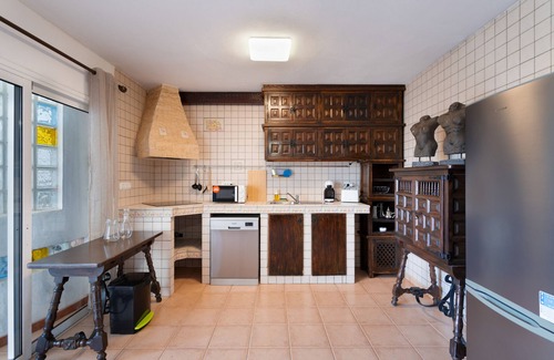 Playa de Arinaga Apartment | Holiday Home 'Apartamento Fani N1' with Private Terrace, Wi-Fi and Air Conditioning