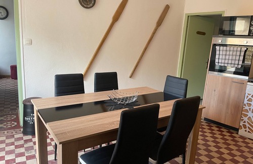 Pinderes House | Holiday Home 'Au Calme' with Wi-Fi