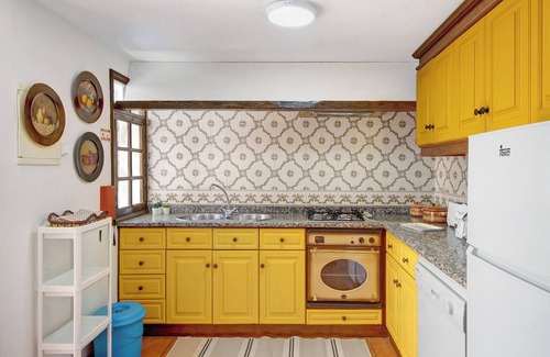 Rates House | Holiday Home 'Azenha Da Lagoa Negra' with Lake View, Private Pool and Wi-Fi