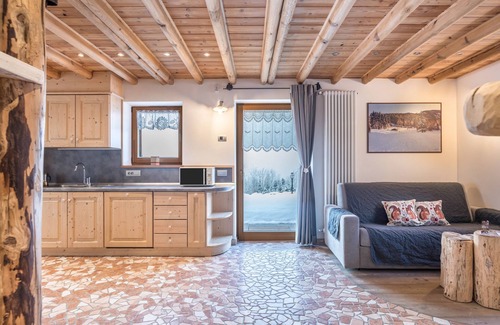 Bedollo House | Holiday Home "Baita Nonno Ghino" with Mountain View, Garden & Wi-Fi