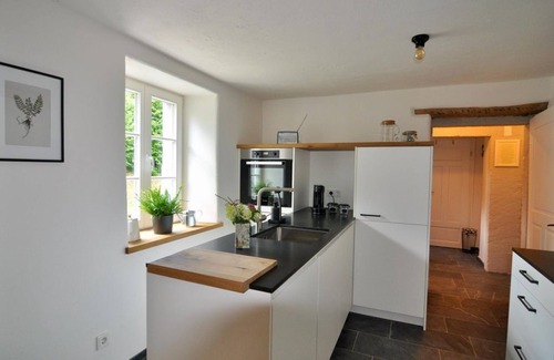 Baustert House | Holiday home Baustert - 6-bed holiday home shower and bath, toilet, 3 bedrooms