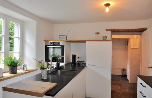 Baustert House | Holiday home Baustert - 6-bed holiday home shower and bath, toilet, 3 bedrooms