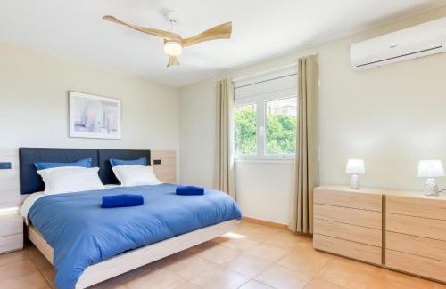 El Mas Isaac House | Holiday Home Belle vue by Interhome