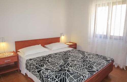 Dobropoljana House | Holiday Home Bokolj - PSM154 by Interhome