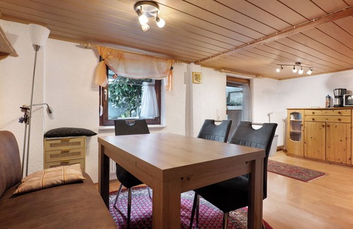 Ober-Kinzig House | Holiday Home 'Brown' with Private Terrace and Wi-Fi