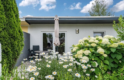 Bungalowdorf an der Talsperre House | Holiday Home 'Bungalow 73' with Private Terrace and Private Garden