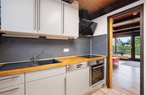 Schramberg House | Holiday Home 'Bussardnest' with Private Terrace, Private Garden and Wi-Fi
