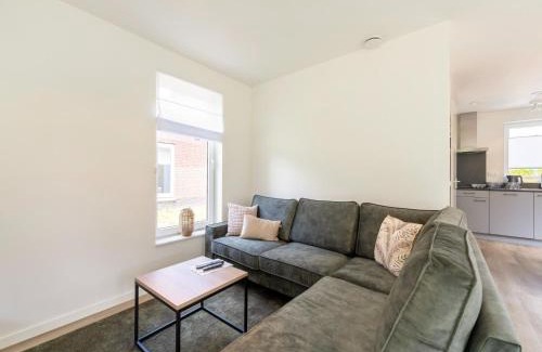 Municipality of Nissewaard House | Holiday Home by Lake Beach Simonshaven