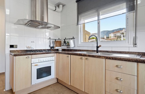 Alcanar House | Holiday Home 'Ca La Núria' with Private Pool, Wi-Fi and Air Conditioning