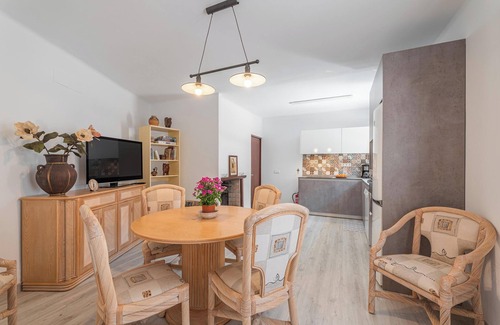 S'alqueria Blanca House | Holiday Home 'Ca Sa Tia Lluisa' with Sea View, Wi-Fi and Air Conditioning