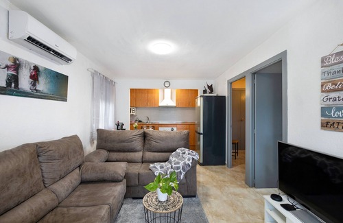 Masquefa House | Holiday Home 'Cal Jaume' with Private Terrace, Wi-Fi and Air Conditioning