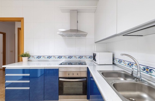Galvez House | Holiday Home 'Callejon Del Pozo 3 Near Puy Du Fou' with Shared Pool, Wi-Fi and Air Conditioning