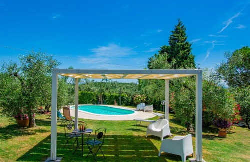 Capraia e Limite House | Holiday Home Casa Bensa by Interhome
