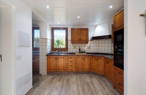 Brena Alta House | Holiday Home 'Casa Camino La Estrella' with Mountain View, Wi-Fi and Air Conditioning