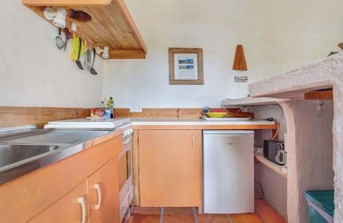 Guatiza House | Holiday Home Casa Caldereta with Mountain View, Pool, Wi-Fi & Terrace