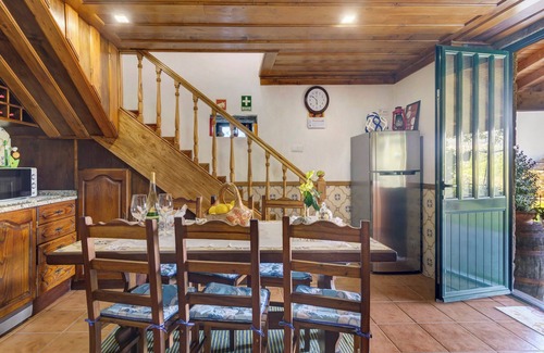 Ponte de Lima House | Holiday Home 'Casa Do Soutinho' with Mountain View, Private Terrace and Air Conditioning