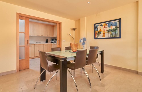 Velilla-Taramay House | Holiday Home 'Casa Fuentes 2 B2' with Sea View, Wi-Fi and Air Conditioning