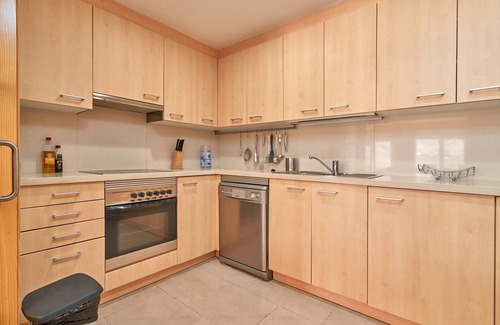 Velilla-Taramay House | Holiday Home 'Casa Fuentes 2 B2' with Sea View, Wi-Fi and Air Conditioning