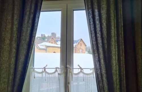 Mauzun Cottage | Holiday Home 'Casa Guanajuato' with Mountain View, Wi-Fi and Air Conditioning