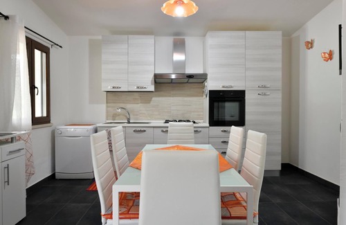 Cardedu House | Holiday Home 'Casa I Ginepri' with Mountain View, Garden & Wi-Fi