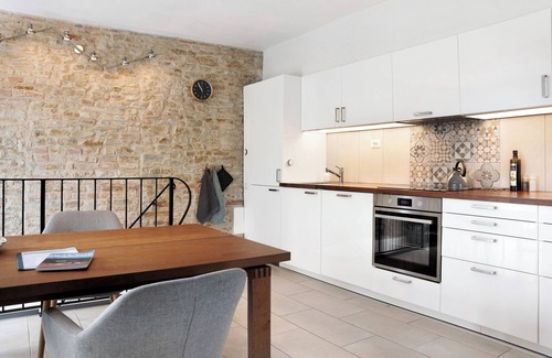 Murazzano House | Holiday Home 'Casa Rea' with Mountain View, Private Terrace and Wi-Fi