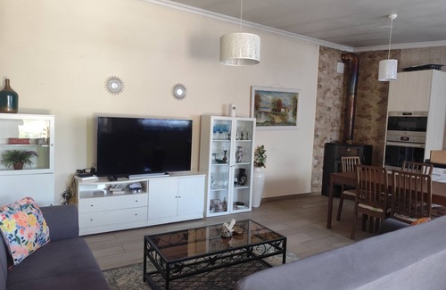 Cartaxo House | Holiday Home 'Casa 3' with Shared Pool, Wi-Fi and Air Conditioning