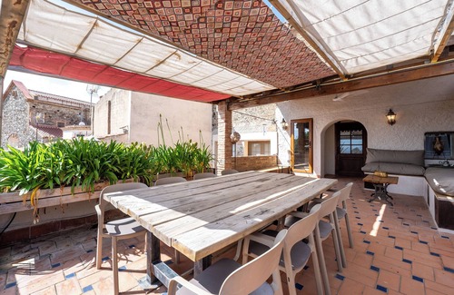 Almoster House | Holiday Home 'Casa Rústica Cal Mian' with Mountain View, Wi-Fi and Air Conditioning